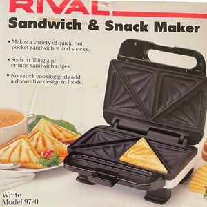 💕 Rival Sandwich & Snack Maker in white, Model #9720. Great for panini’s…